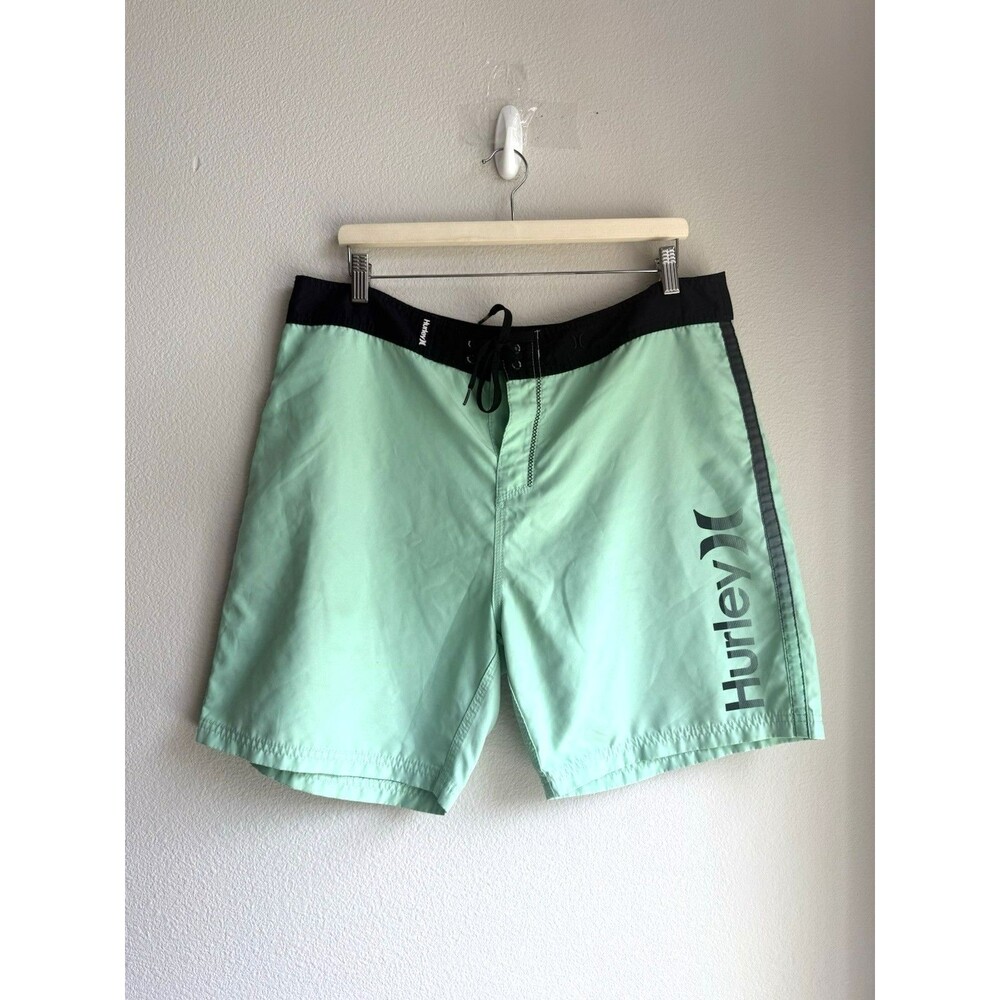 Mens Hurley Board Shorts Size 36 Green and Black Drawstring Back Zip Pocket Surf